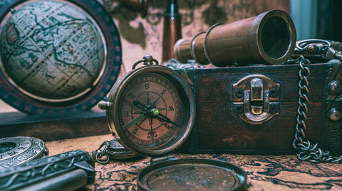 Tempus Vintage Wallpaper